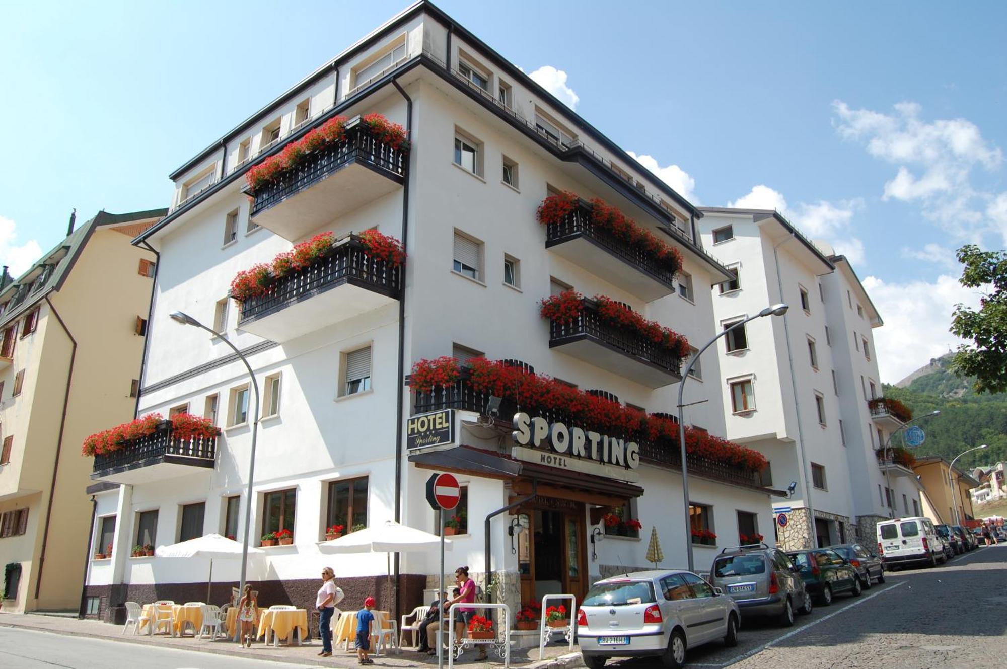 Hotel Sporting Roccaraso Buitenkant foto